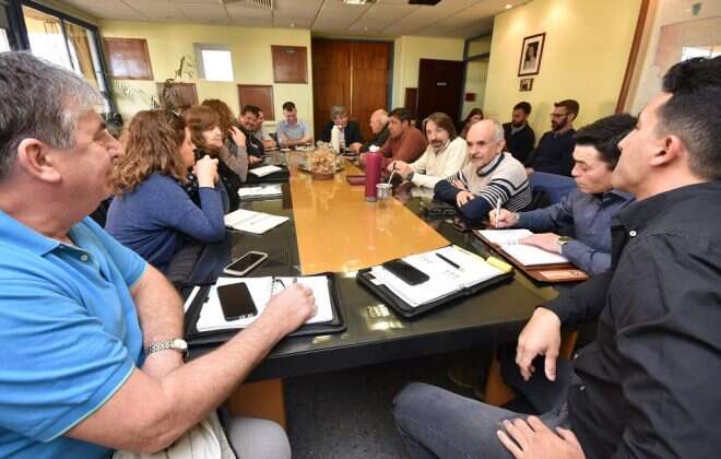 Ofrecimiento de 12% de aumento para estatales