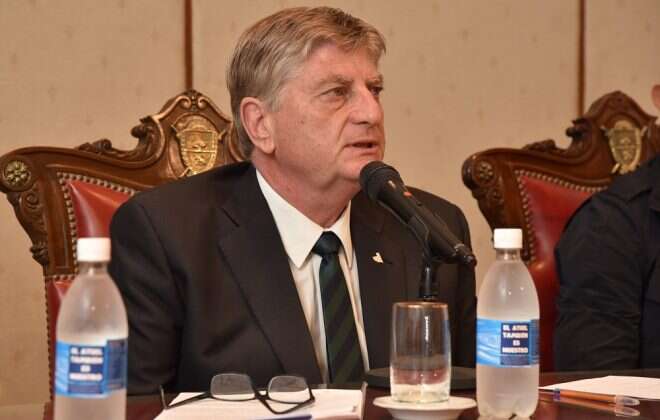 Ziliotto dispuso un bono de 5.000 pesos para la Policía provincial