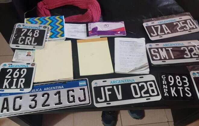 La Brigada de Investigaciones allanó dos domicilios por falsificación de patentes