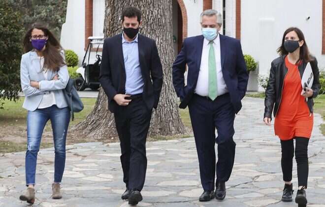 El Gobierno presentó el Programa Acompañar que prevé asistencia para mujeres que sufren violencia de género