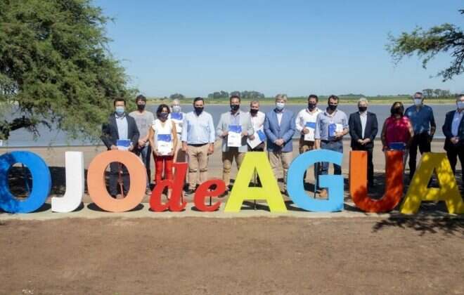 Ziliotto firmó convenios con 10 intendentes para construir viviendas