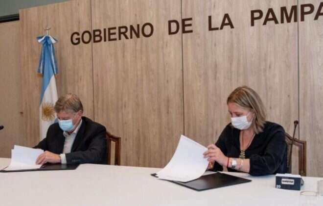 El Gobierno provincial firmó convenio con Correo Argentino