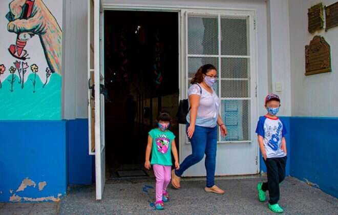 Las escuelas continúan abiertas para garantizar la continuidad pedagógica