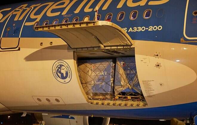 Con la llegada de una partida récord, la Argentina alcanzó casi 27 millones de dosis recibidas