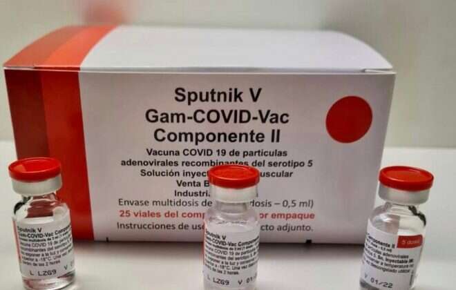 Llegan 10.775 dosis de vacunas: hoy un lote de AstraZeneca y mañana de Sputnik componente 2 origen nacional