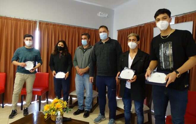 Reconocieron a deportistas por su participación internacional