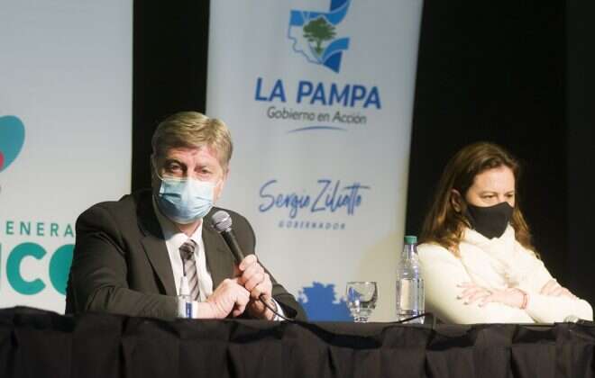 Firman convenio para obras de agua potable y cloacas en Pico