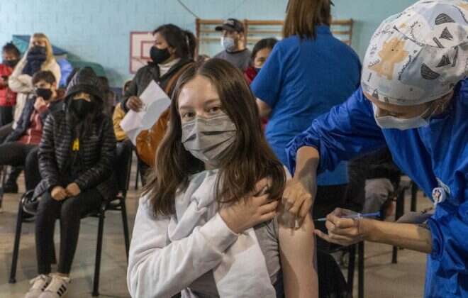 Avanza la vacunación de niños y adolescentes de entre 12 y 17 años en todo el país