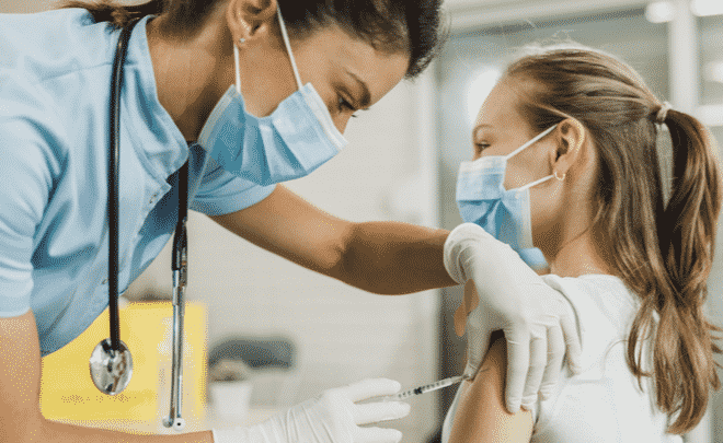 Tengo Covid-19 o soy contacto estrecho: cinco claves para saber cuándo me puedo vacunar