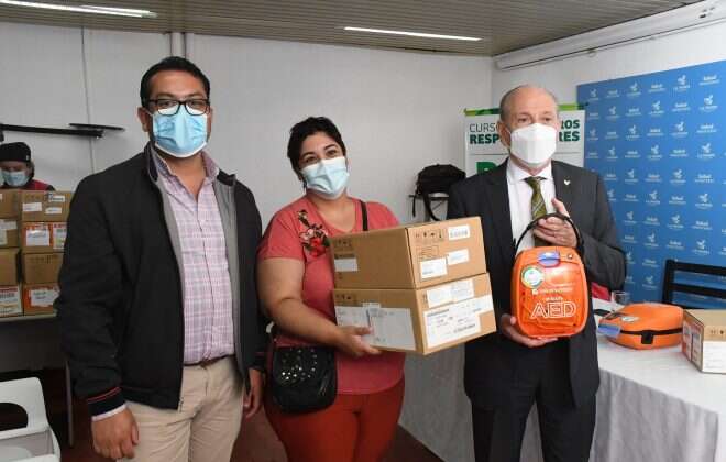 Entrega de desfibriladores para localidades pampeanas