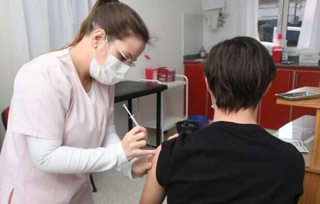 Vacunación: se amplía el rango para aplicar la dosis de refuerzo