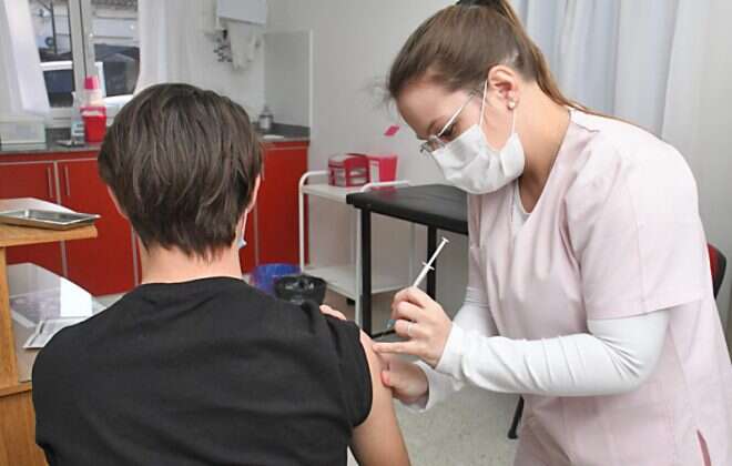 Adelantan la campaña de vacunación antigripal al 25 de marzo