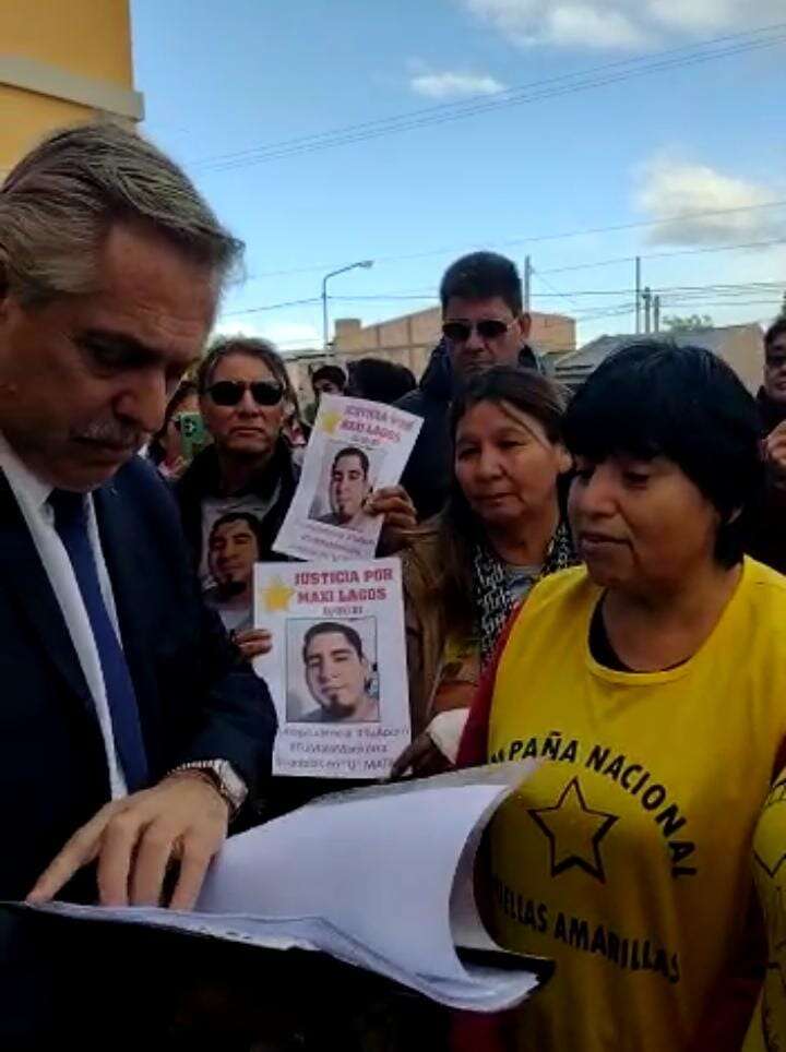 Estrellas Amarillas con el Presidente Fernández y Diputados, entregaron proyectos sobre “Alcohol Cero” y “Reforma del Código Penal”