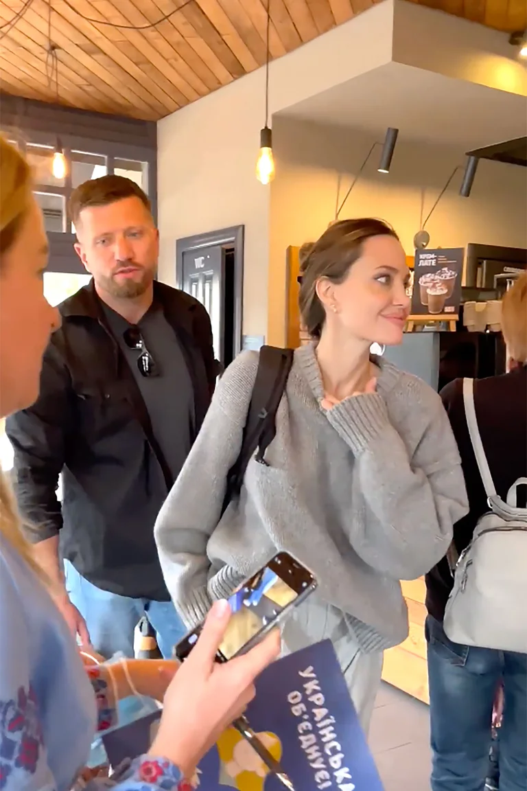 La visita sorpresa de Angelina Jolie a Lviv en plena invasión rusa a Ucrania