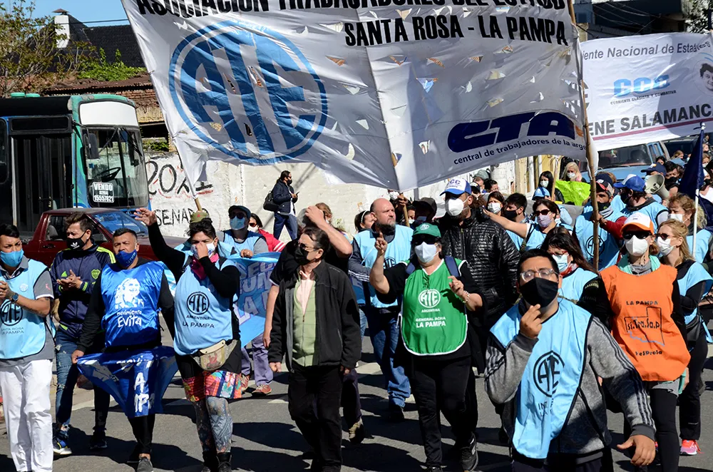 Reclamo de trabajadores monotributistas de salud bajo la ley 1420