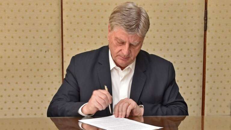 El Gobierno de La Pampa presentó el Presupuesto 2023 con equilibrio fiscal y sin endeudamiento, supera los 400 mil millones de pesos