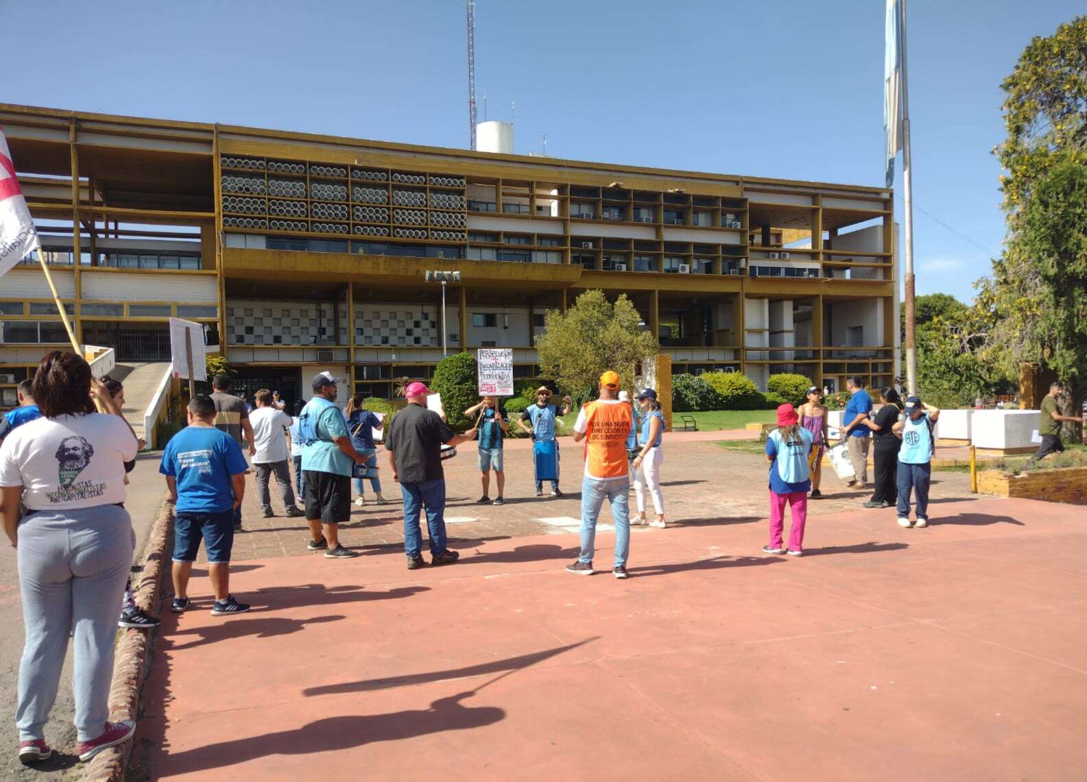 Otro reclamo de monotributistas de Salud