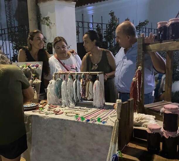 Parera: Más de 30 stands en la Feria de Emprendedores