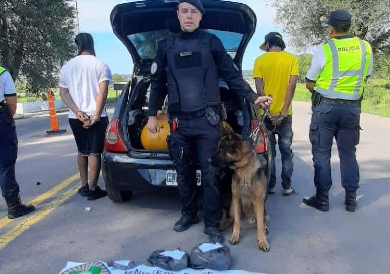 Policía de La Pampa secuestró 1,5 kilos de cocaína y 1,4 kilos de éxtasis en Padre Buodo
