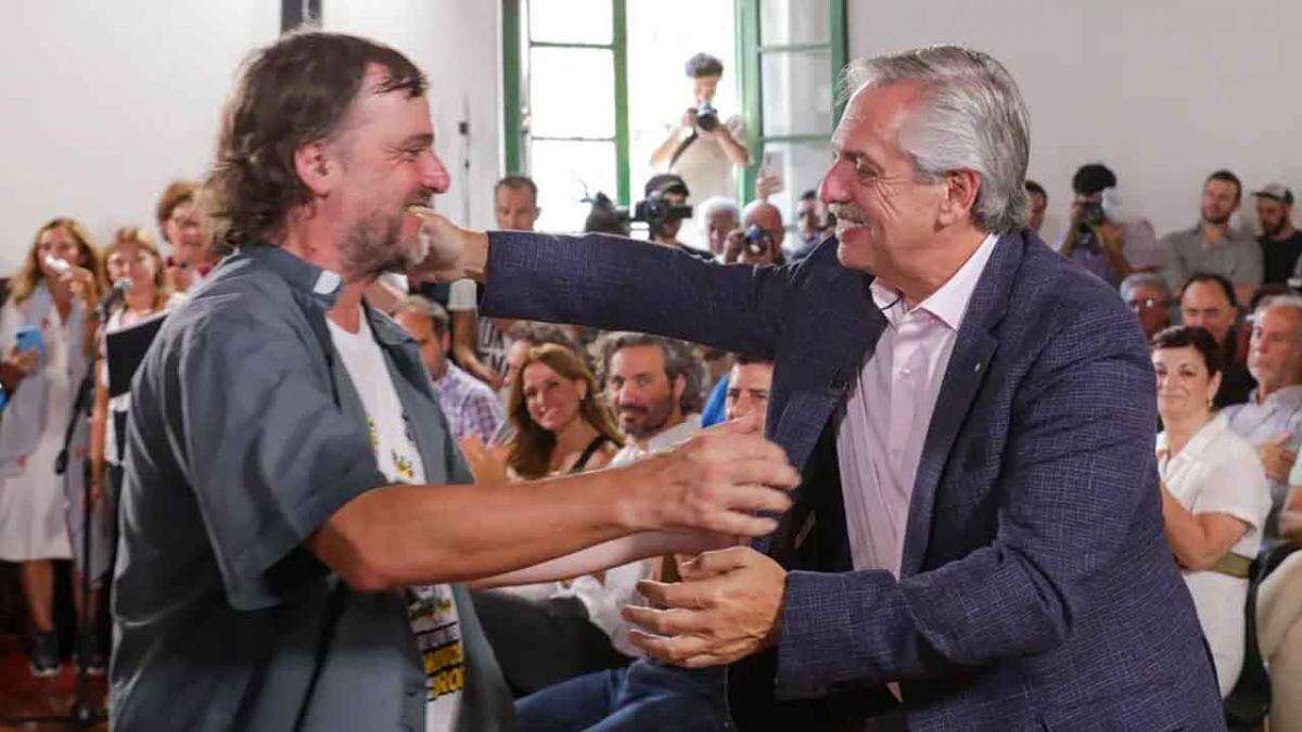Alberto Fernández firmó un compromiso elaborado por la Iglesia para combatir las adicciones