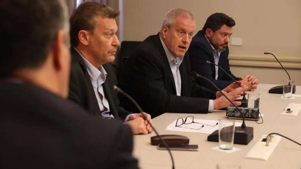 Educación ofreció a gremios universitarios adelantar a abril 8% del incremento pactado