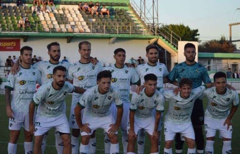 Fútbol: Este sábado Ferro de Pico visita a Ciudad de Bolívar en el cierre de la primera rueda del Federal “A”