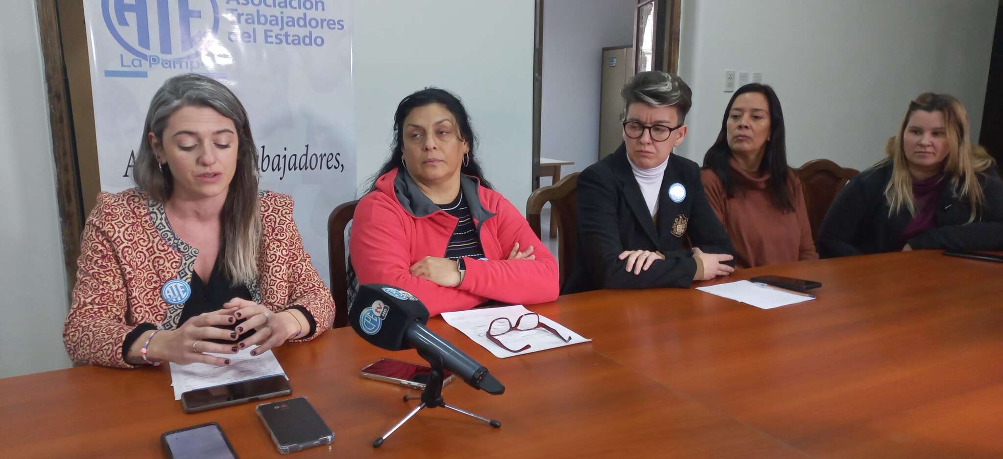 Santa Rosa: Trabajadoras del área de Políticas de Género de la Municipalidad, vuelven al paro