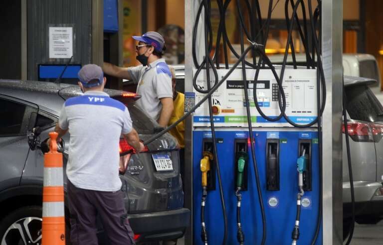 Ya rige el nuevo aumento de combustible