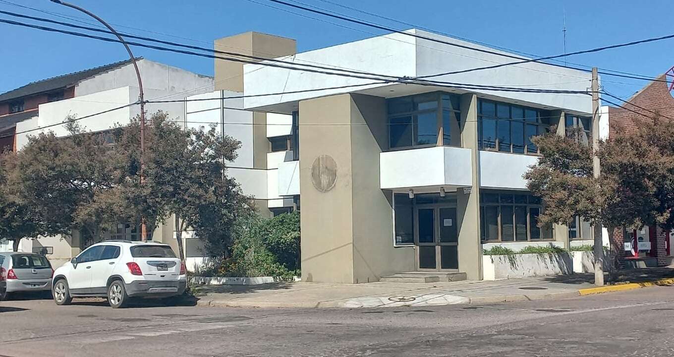 General Pico: Formalizaron al hombre que escapó y gatillo contra la policía