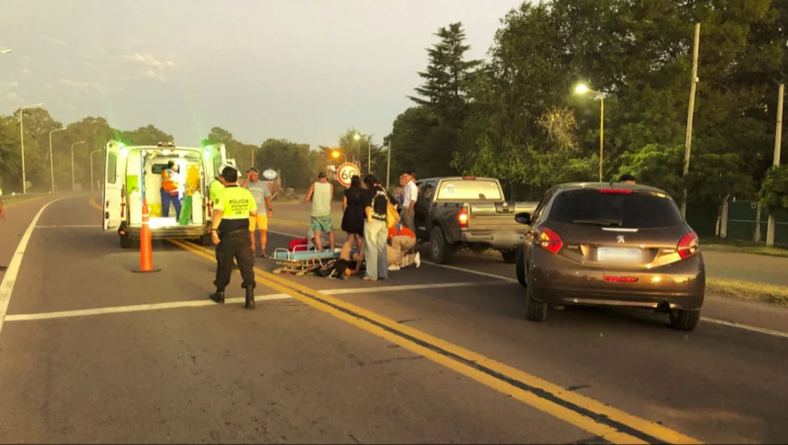 Atropellaron a una joven en la Ruta NÂº5