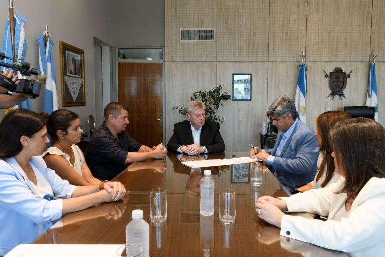 El Gobierno de La Pampa firmó contratos definitivos para la venta de la “ex planta Calzar”