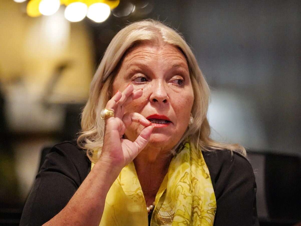 Carrió criticó el DNU y la Ley Ã“mnibus