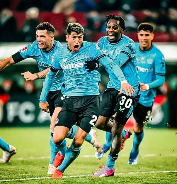 Fútbol: Gol agónico de Palacios para la victoria del Bayer Leverkusen que es puntero de la Bundesliga