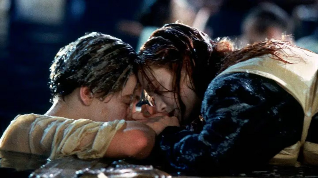Â¿Cuánto pagaron?: Subastaron la famosa puerta de “Titanic” en la que “no entraba” el personaje de Leonardo DiCaprio