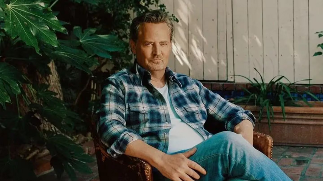 Se supo cómo es el millonario testamento que Matthew Perry les dejó a sus padres