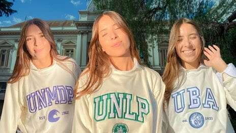 Los buzos con universidades argentinas que se volvieron virales: Cuánto salenÂ 
