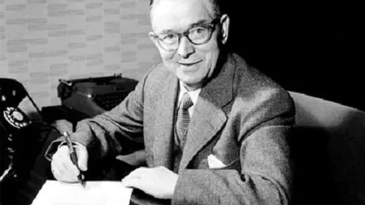 Quién es Ole Kirk Christiansen, el danés que ayudaba campesino y se convirtió en multimillonario tras crear uno de los juguetes más famosos del mundo