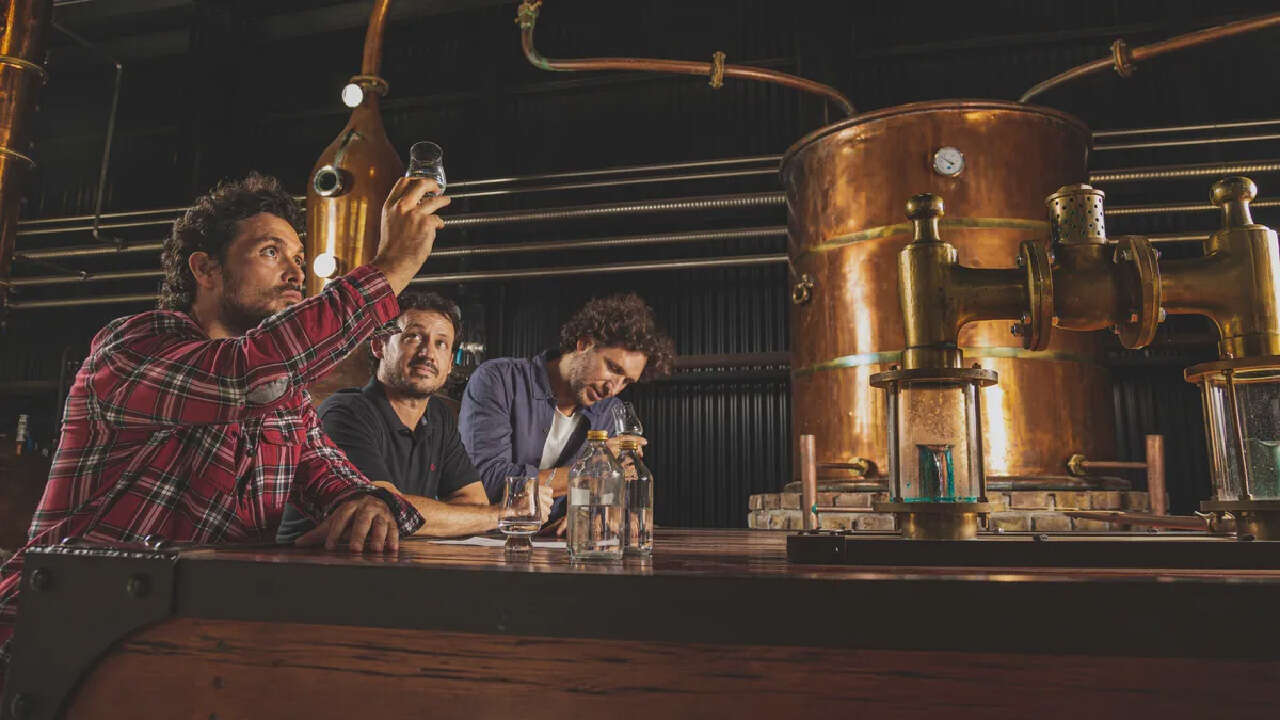 El enviado de la corona británica que vino al país con su alambique; la historia detrás del primer whisky single malt andino