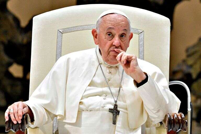 Vaticano: “Ni insuficiencia respiratoria ni broncoespasmos”, el papa Francisco descansó bien y permanece “estable”