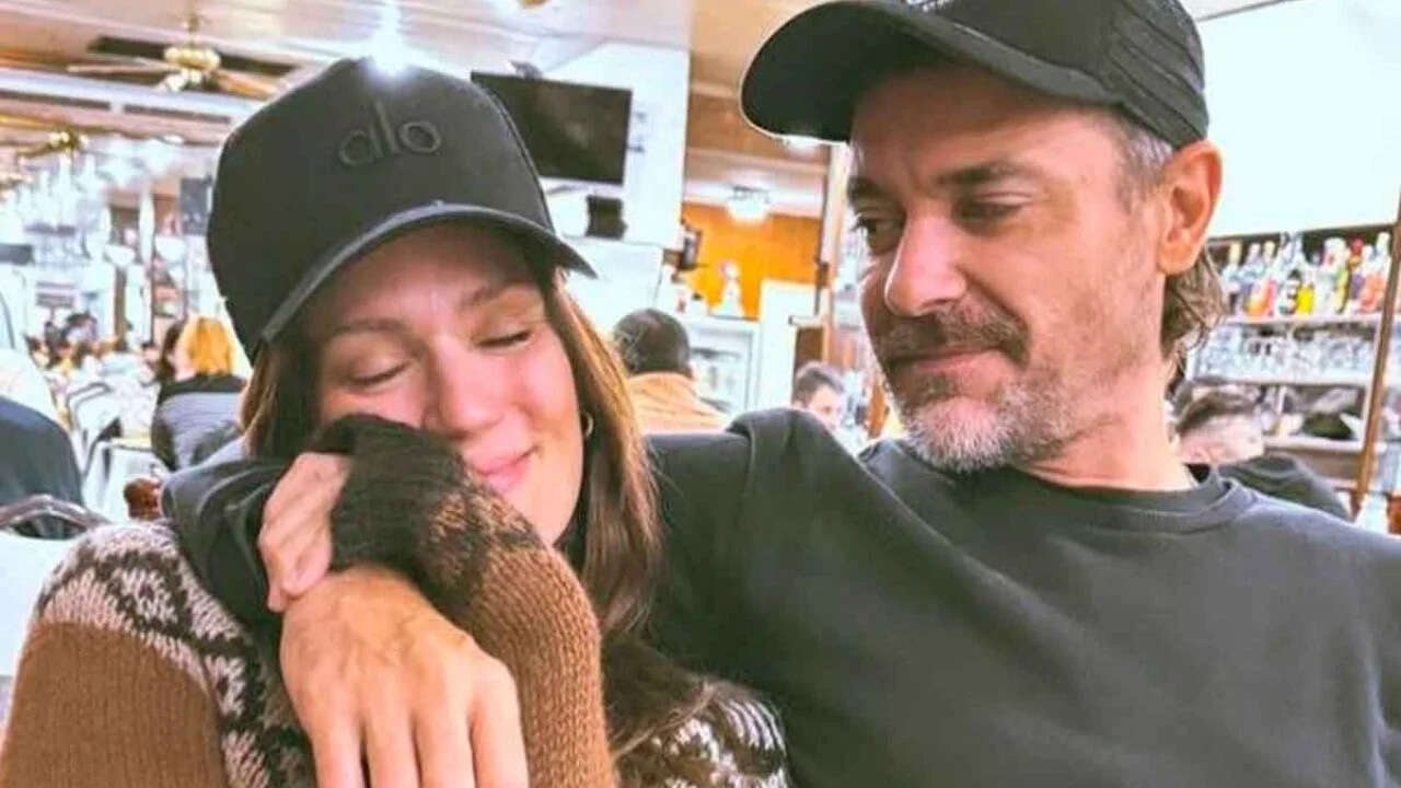 Pedro Alfonso y Paula Chaves celebraron sus 10 años de casados de un modo particular: “Â¿Qué tenés en la mano?”