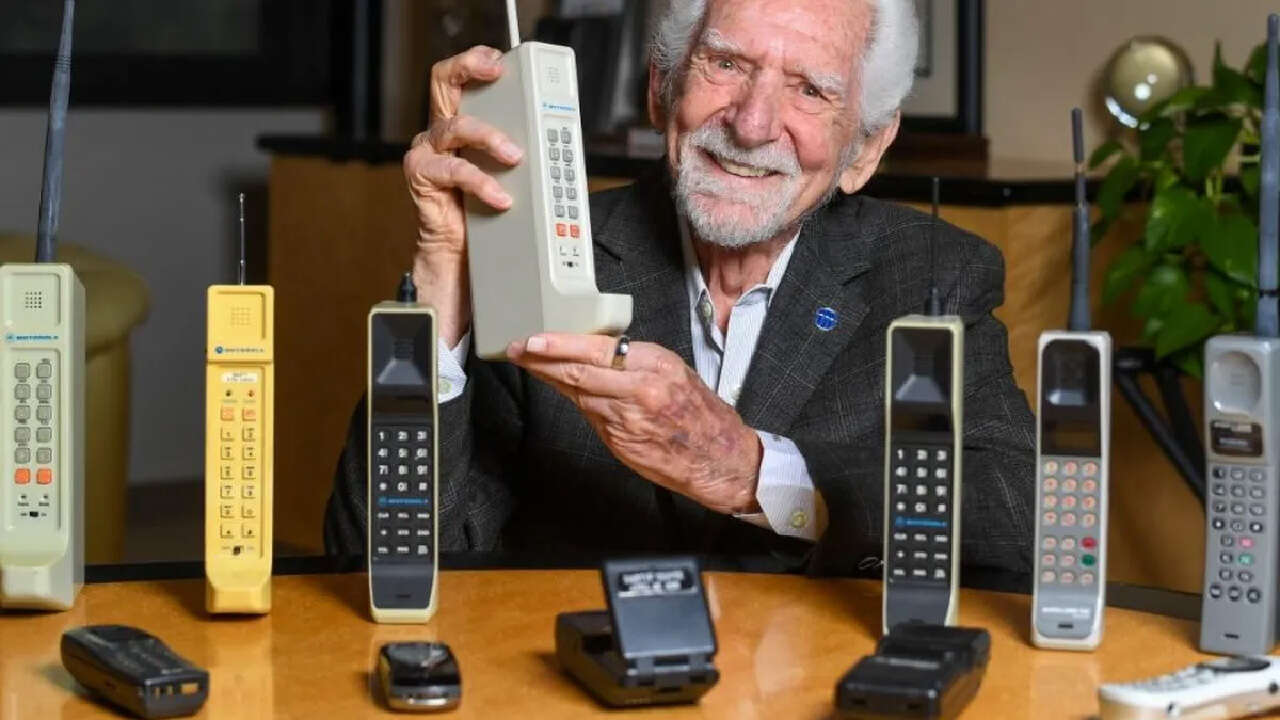 Quién es Martín Cooper, el hombre que creó un invento que generó miles de millones en la historia de la humanidad