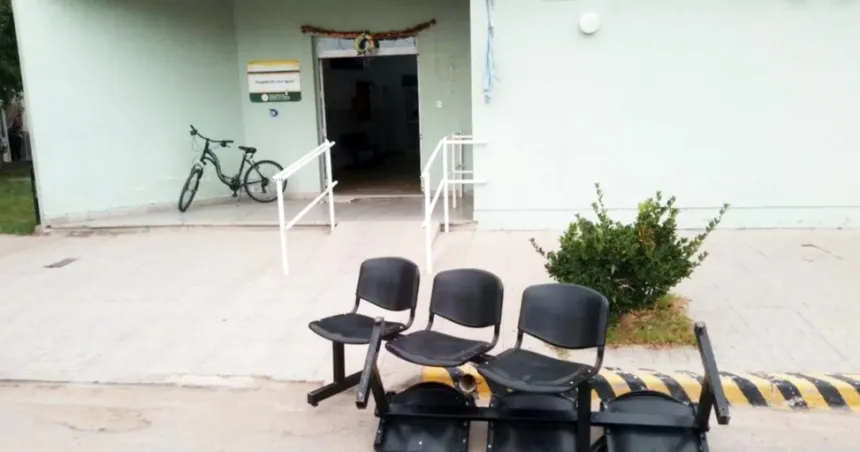 General San Martín: Un hombre causó destrozos en el hospital, agredió al personal y terminó detenido