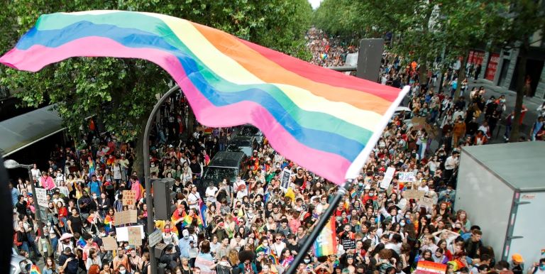 Multitudinaria marcha LGBT en contra del discurso de Javier Milei
