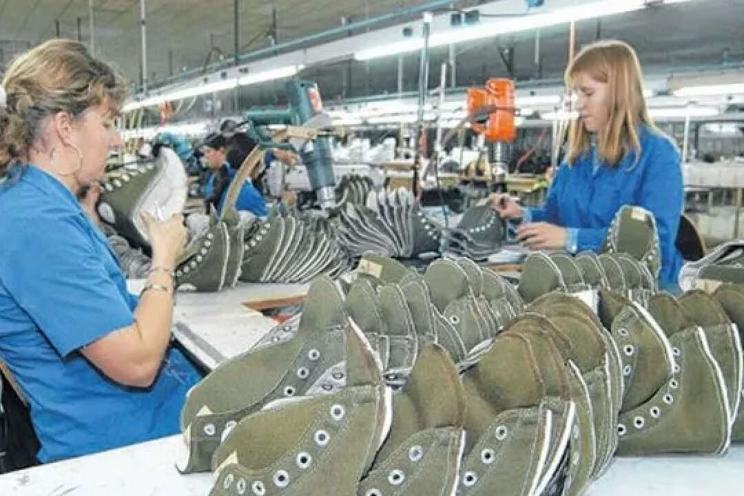 Cierra la fábrica de calzado Dass y despide a sus 360 trabajadores