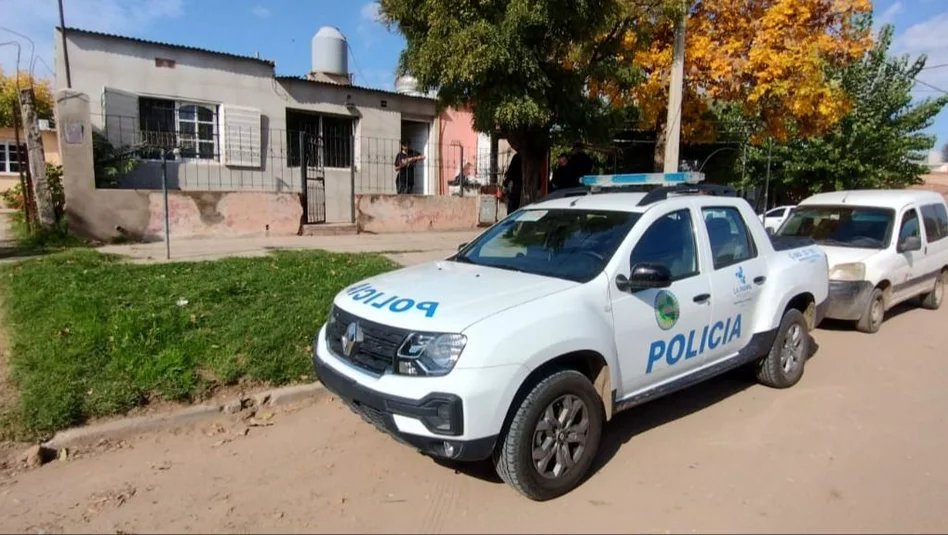 Santa Rosa: tres jóvenes demorados tras un robo a un local de ropa