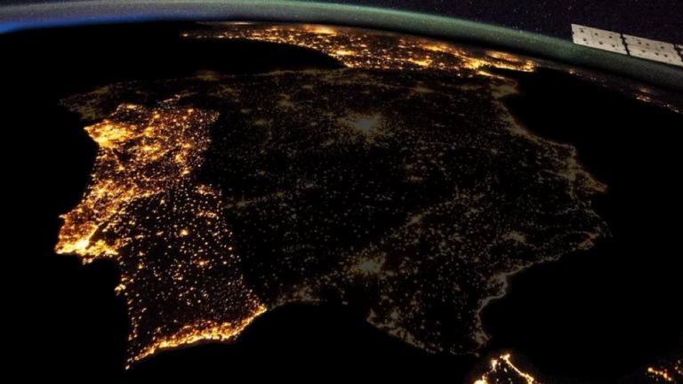Europa: la electricidad volvió progresivamente a España y Portugal tras un apagón masivo