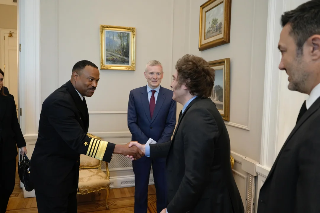 Milei recibió al jefe del Comando Sur de Estados Unidos para reforzar la cooperación militar