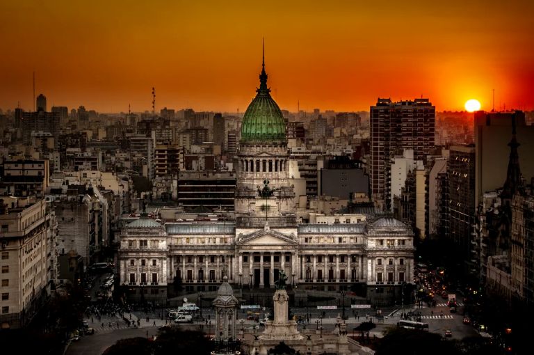 Más voces empresariales se suman a los reclamos por el proyecto de Ficha Limpia