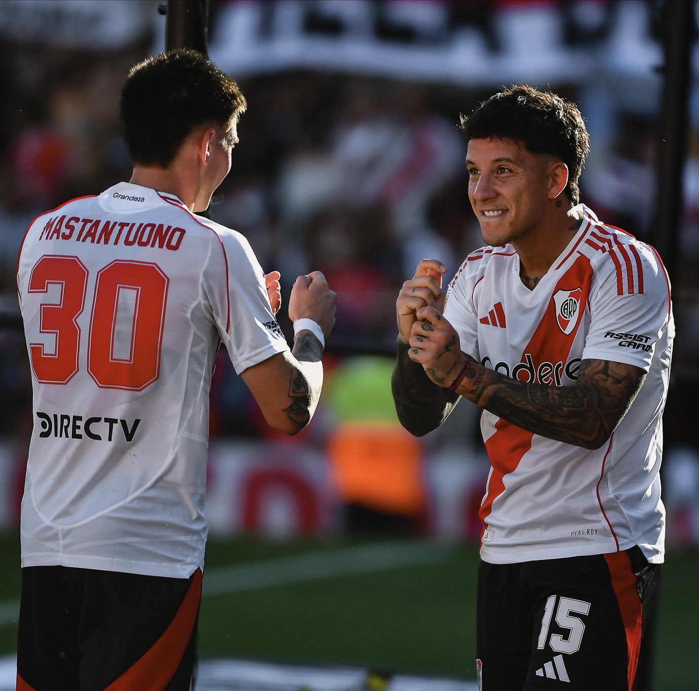 Fútbol: River recibe a Vélez en busca del segundo lugar de la Zona B