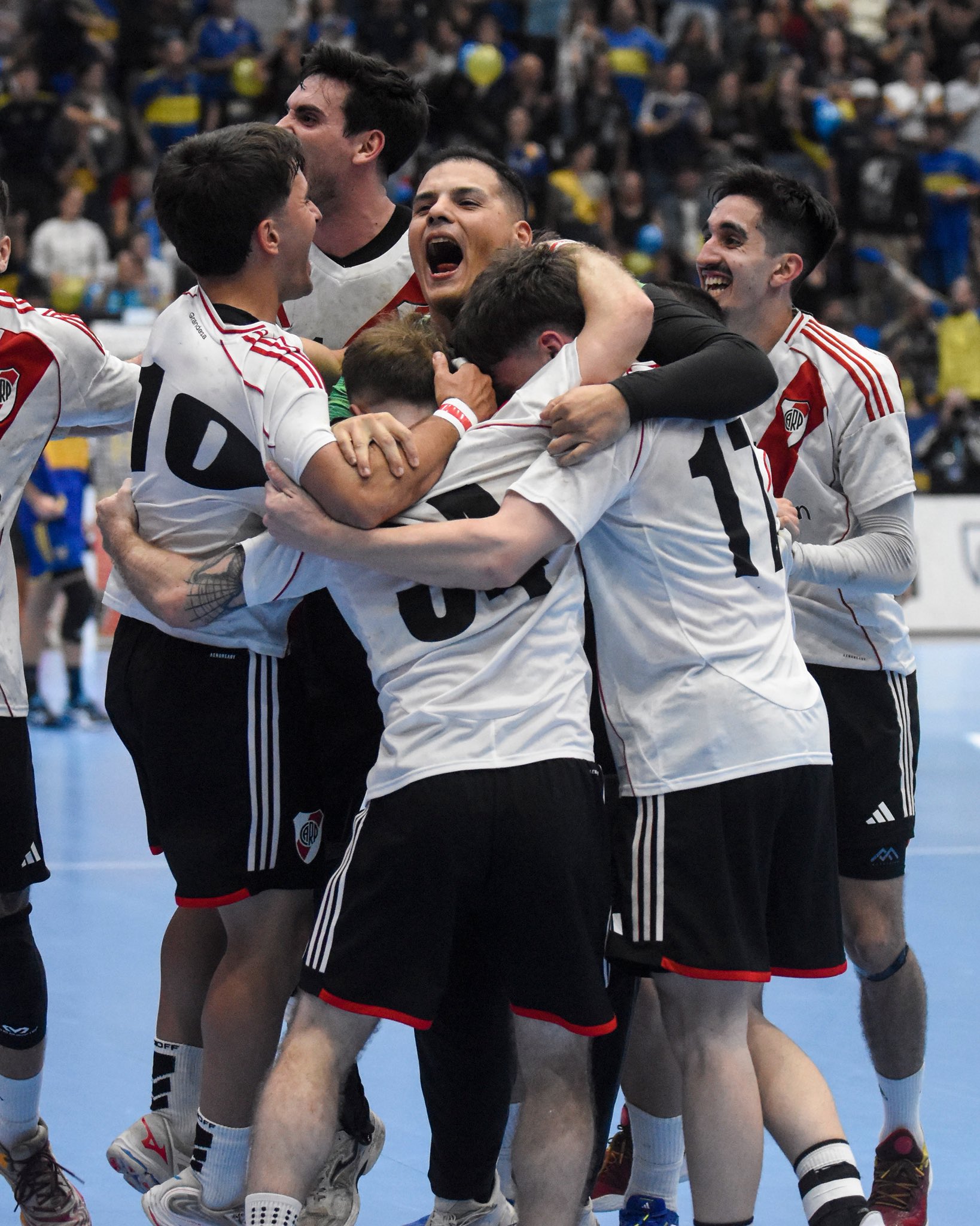 Handball: River le ganó el primer superclásico de la historia a Boca y lo sentenció Gallardo